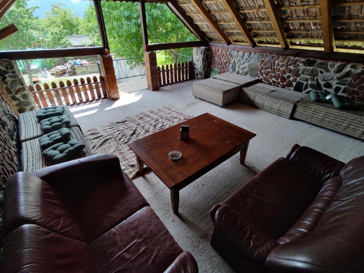 La Tataia Zahei Hotel Dragus ภายนอก รูปภาพ