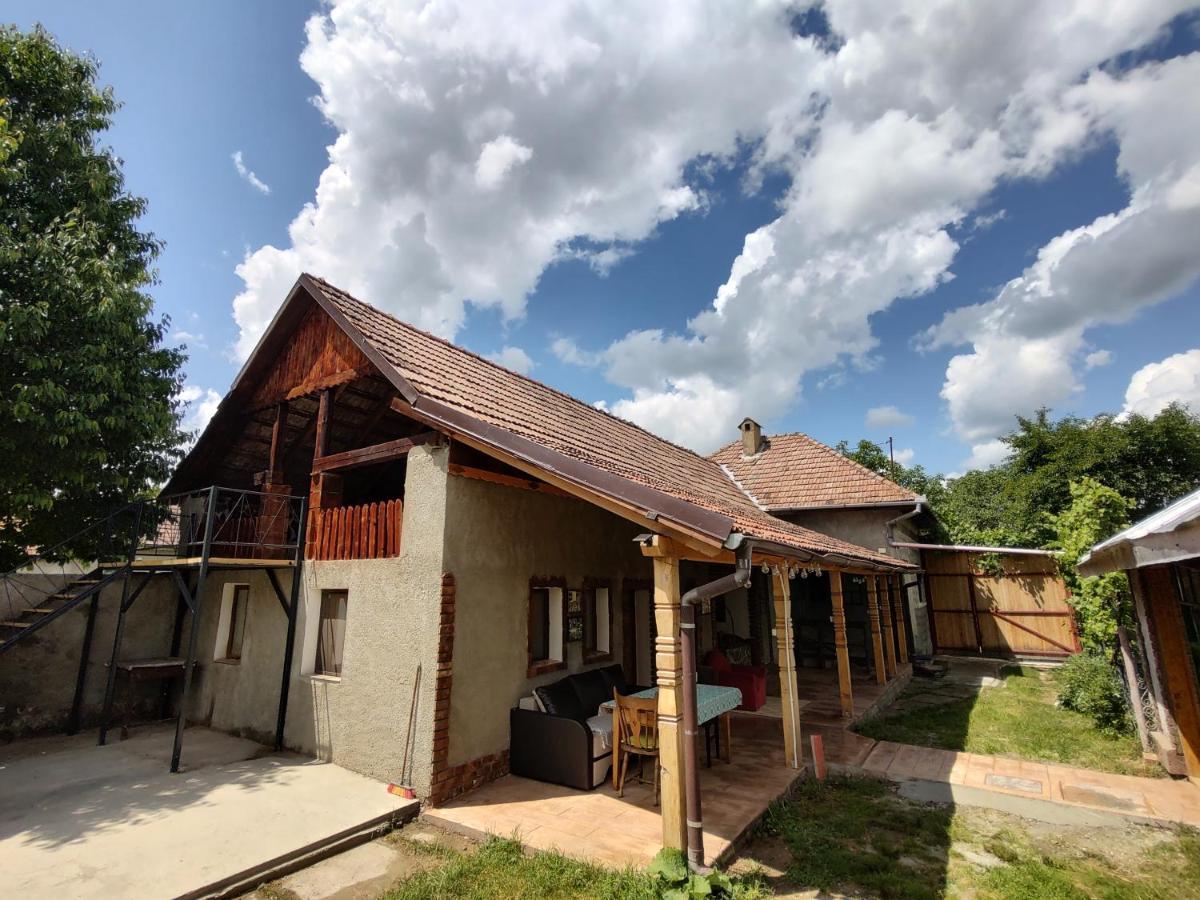 La Tataia Zahei Hotel Dragus ภายนอก รูปภาพ