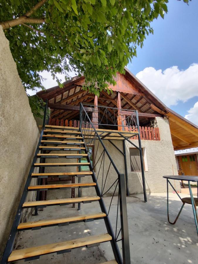 La Tataia Zahei Hotel Dragus ภายนอก รูปภาพ