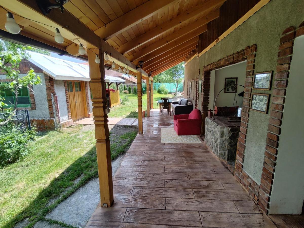 La Tataia Zahei Hotel Dragus ภายนอก รูปภาพ