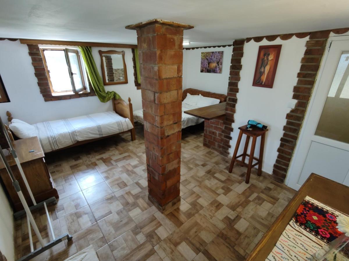La Tataia Zahei Hotel Dragus ภายนอก รูปภาพ