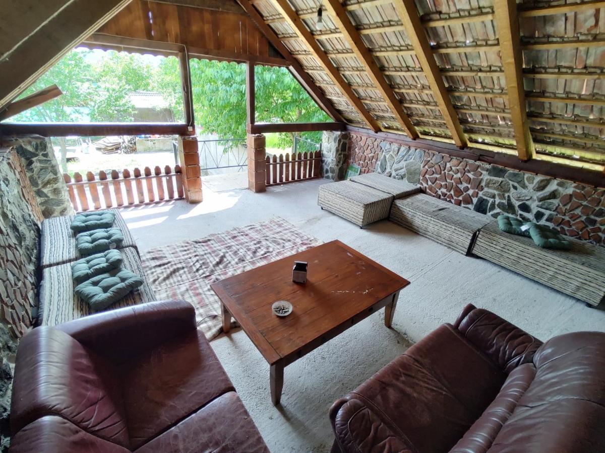 La Tataia Zahei Hotel Dragus ภายนอก รูปภาพ
