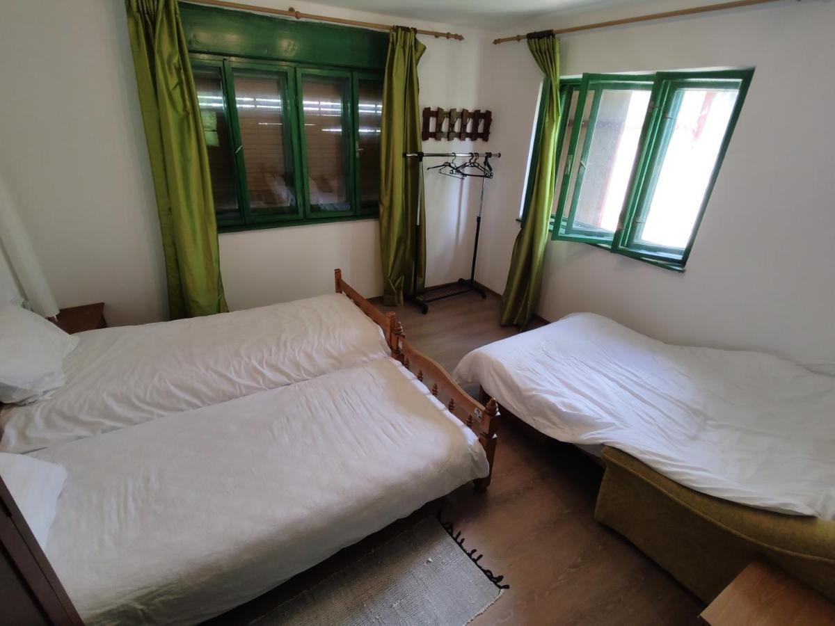 La Tataia Zahei Hotel Dragus ภายนอก รูปภาพ
