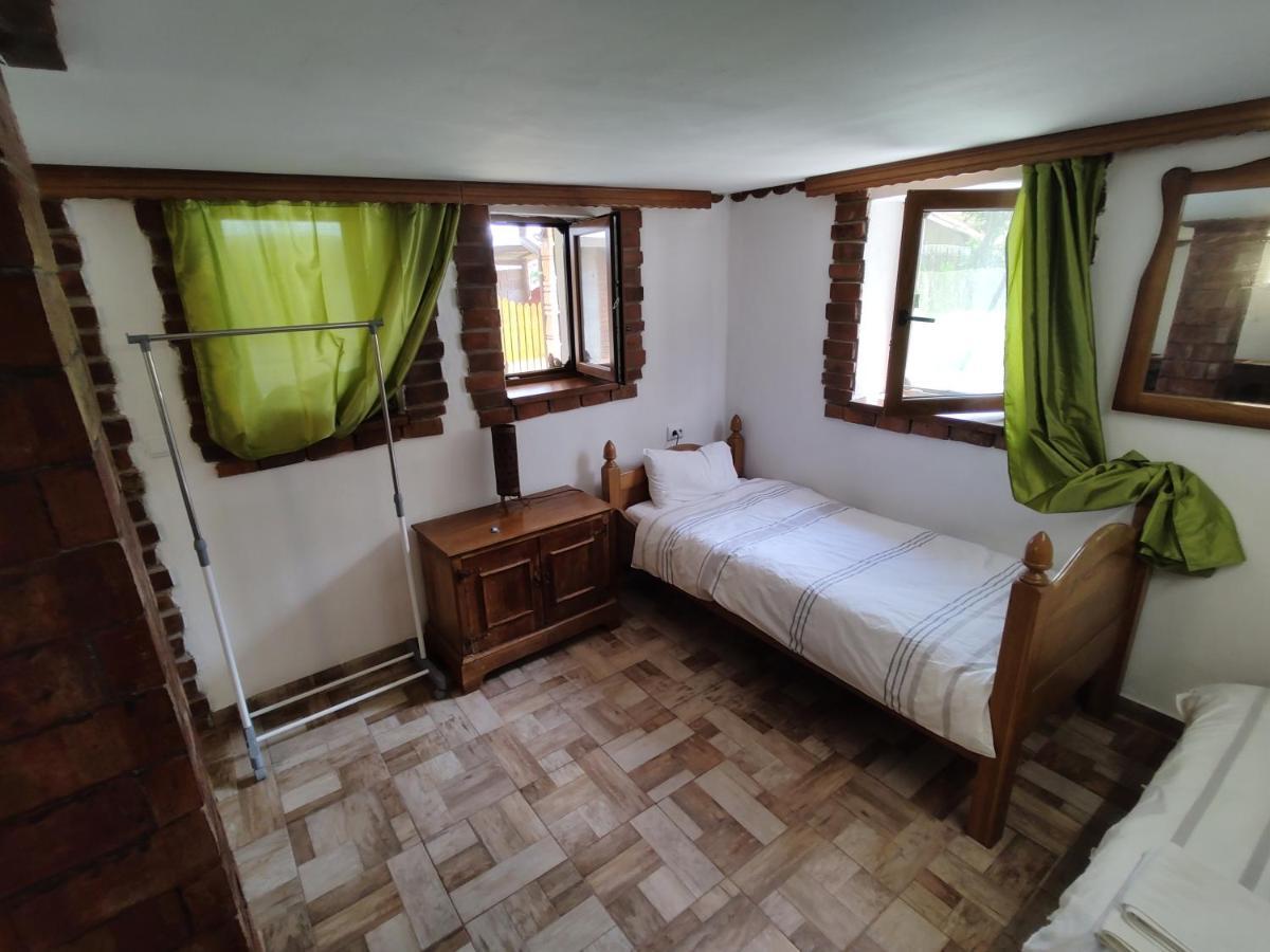 La Tataia Zahei Hotel Dragus ภายนอก รูปภาพ