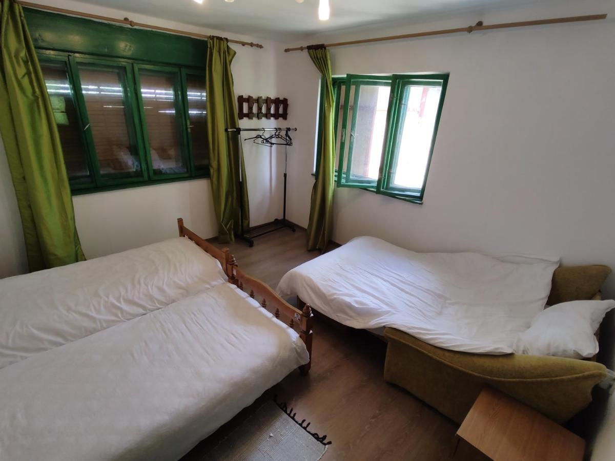 La Tataia Zahei Hotel Dragus ภายนอก รูปภาพ